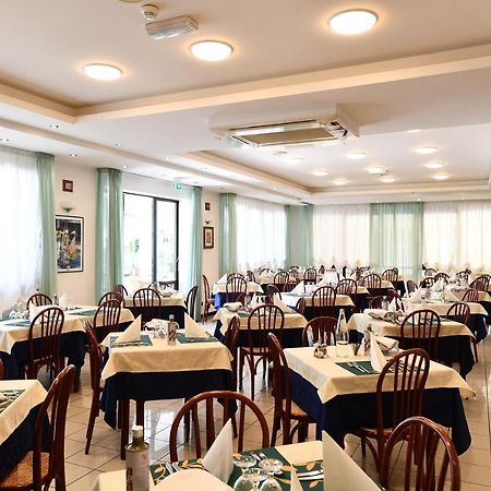 Hotel Criniera D'Oro 里米尼 外观 照片
