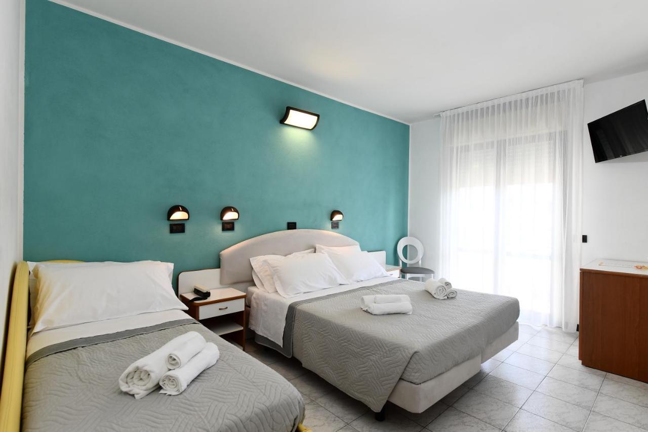 Hotel Criniera D'Oro 里米尼 外观 照片