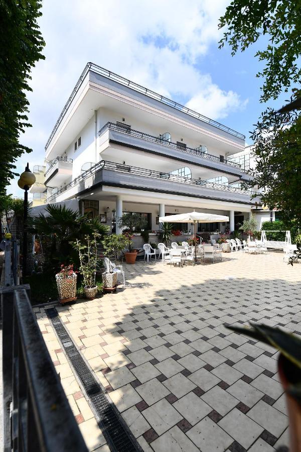 Hotel Criniera D'Oro 里米尼 外观 照片