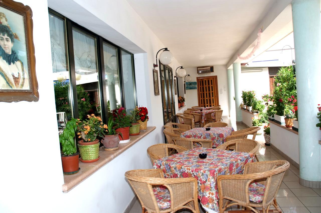 Hotel Criniera D'Oro 里米尼 外观 照片